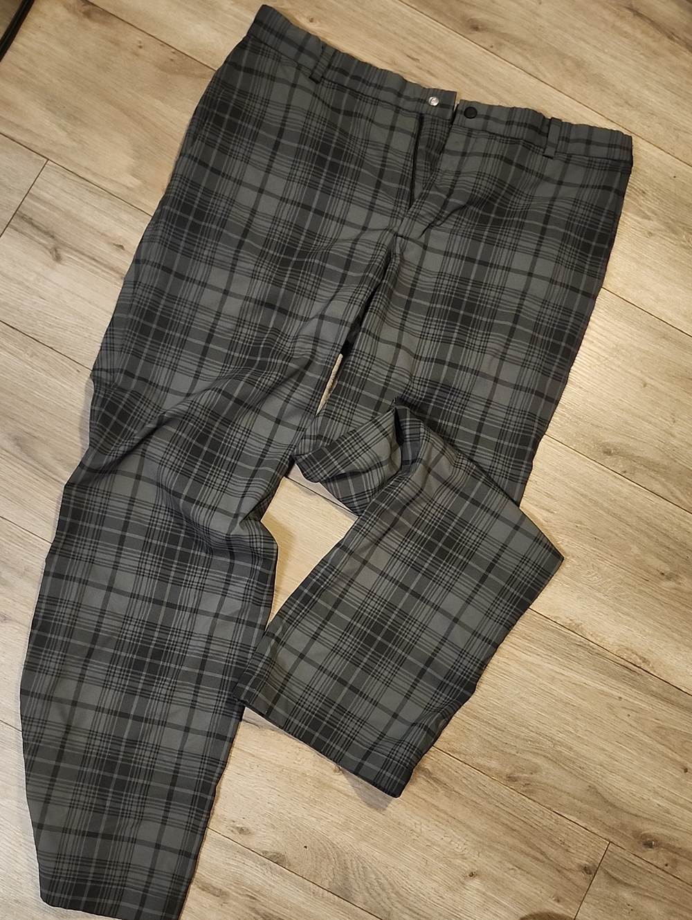 Nike Men's Black & Gray Plaid Chinos